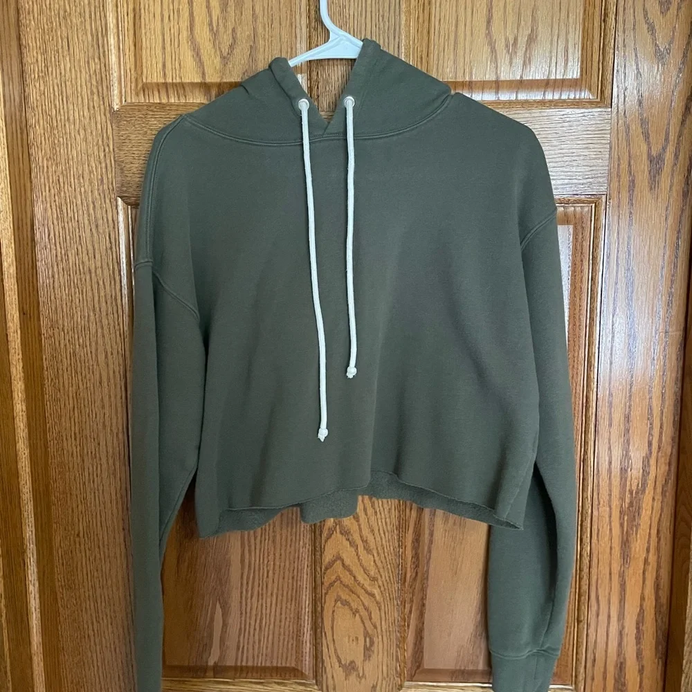 🦋 3 for $10 🦋 Wild Fable Forest Green Cropped Hoodie - Picture 1 of 3